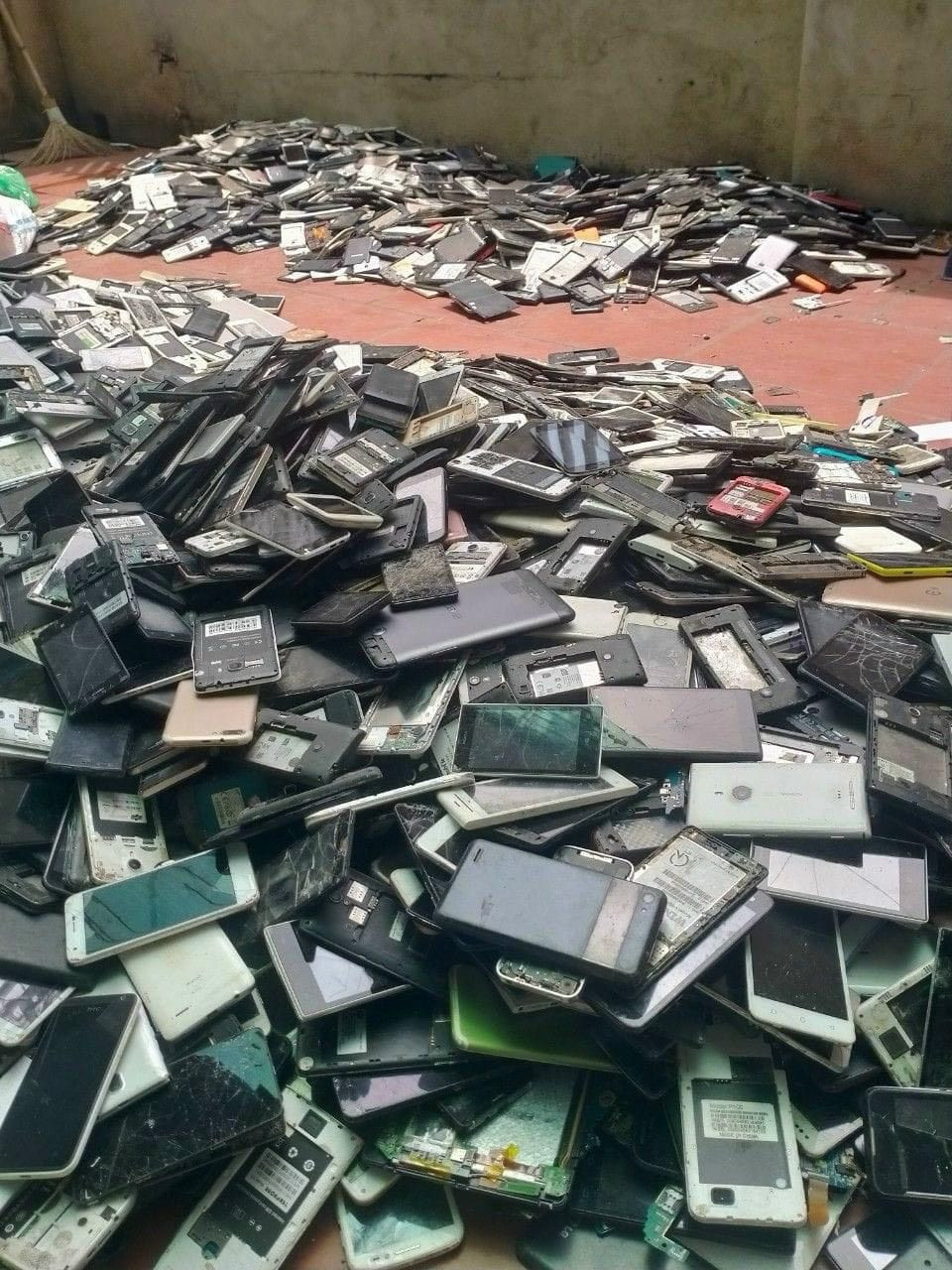 Buy cell phone scrap. Used cell phones