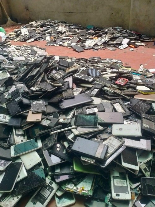 Buy cell phone scrap. Used cell phones