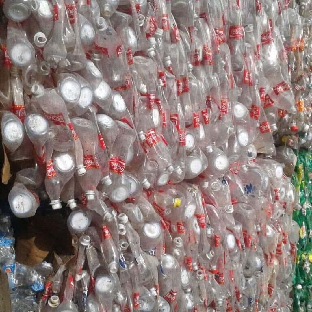 High quality recycled plastic scrap flakes/PET pellets in bottles for sale at a low price